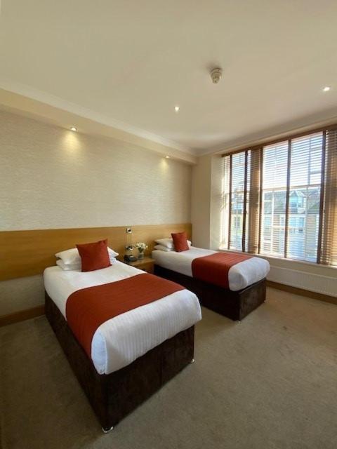 Victoria Hotel เคิร์กคาลดี ภายนอก รูปภาพ