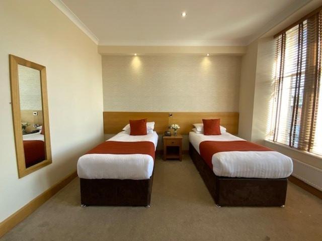 Victoria Hotel เคิร์กคาลดี ภายนอก รูปภาพ